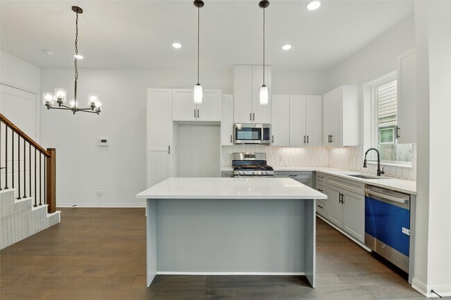 Building Photo - 9902 Clark Rd