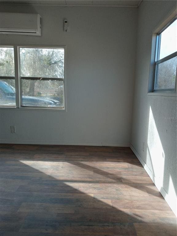 Building Photo - 3368 Maple Ln