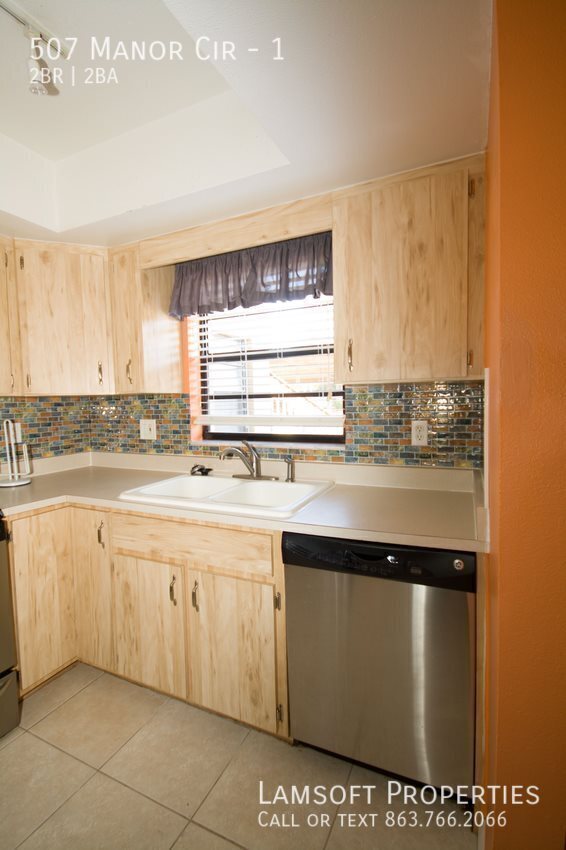 Building Photo - 507 Manor Cir