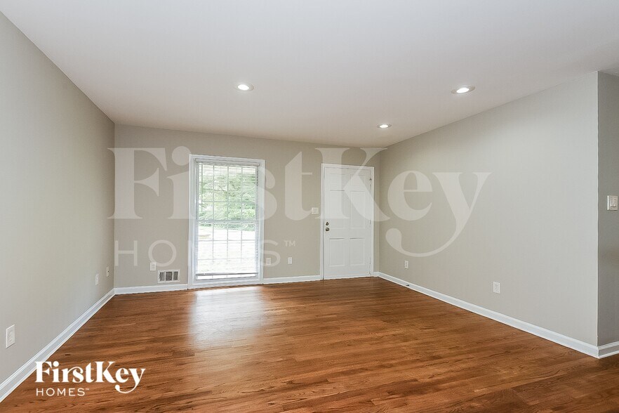 Building Photo - 2340 Melody Ln NW