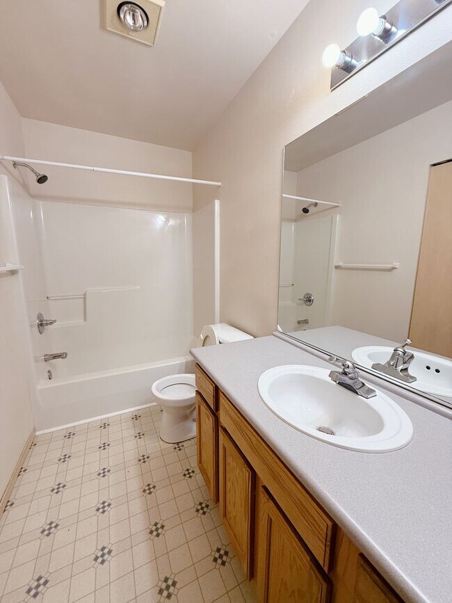 Building Photo - 1842/1844 Valencia St