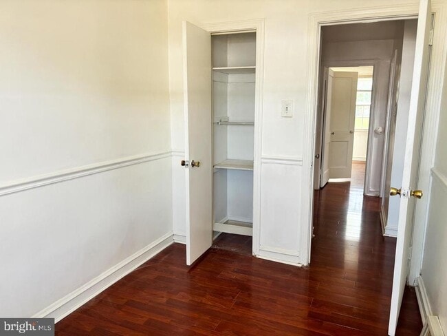 Building Photo - 6034 Hasbrook Ave