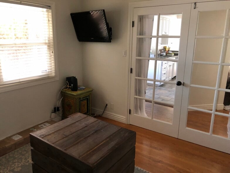 3rd Bedroom/Office - 5507 Noble Ave