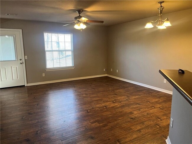 Building Photo - 2442 S Rill St