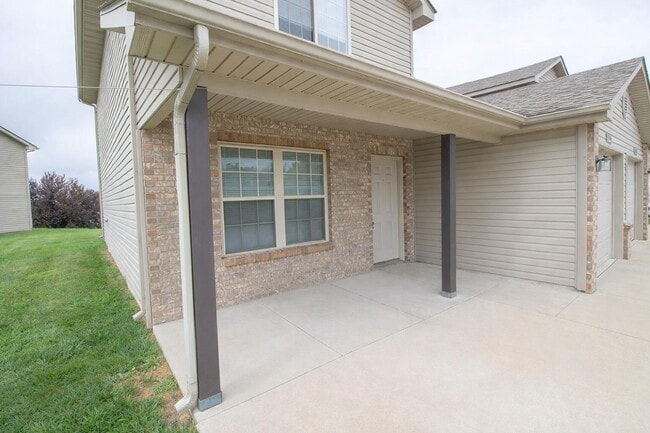 Building Photo - 214 Arctic Wolf Ct