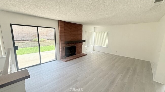 Building Photo - 46 Christamon W