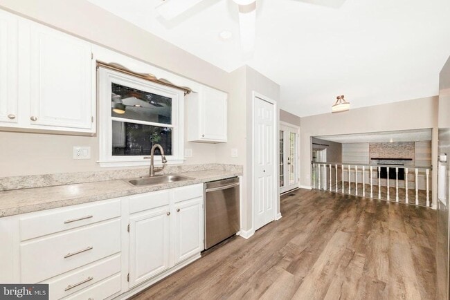 Building Photo - 6257 Light Point Pl