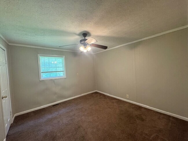 Building Photo - 1055 Co Rd 454