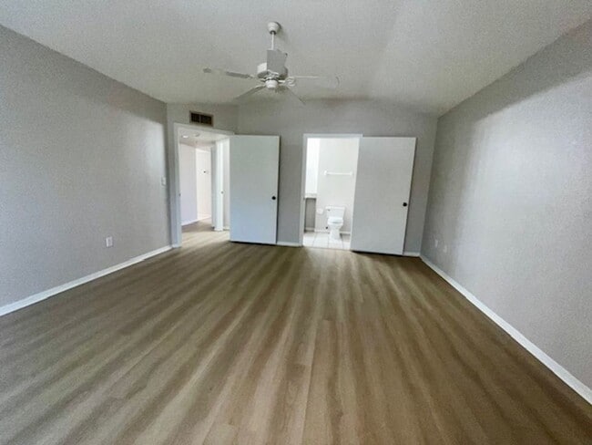Building Photo - MOVE NOW-Remodeled bathroom & kitchen! NEW VINYL PLANK flooring & fresh paint! 2 bedroom 1 bath c...