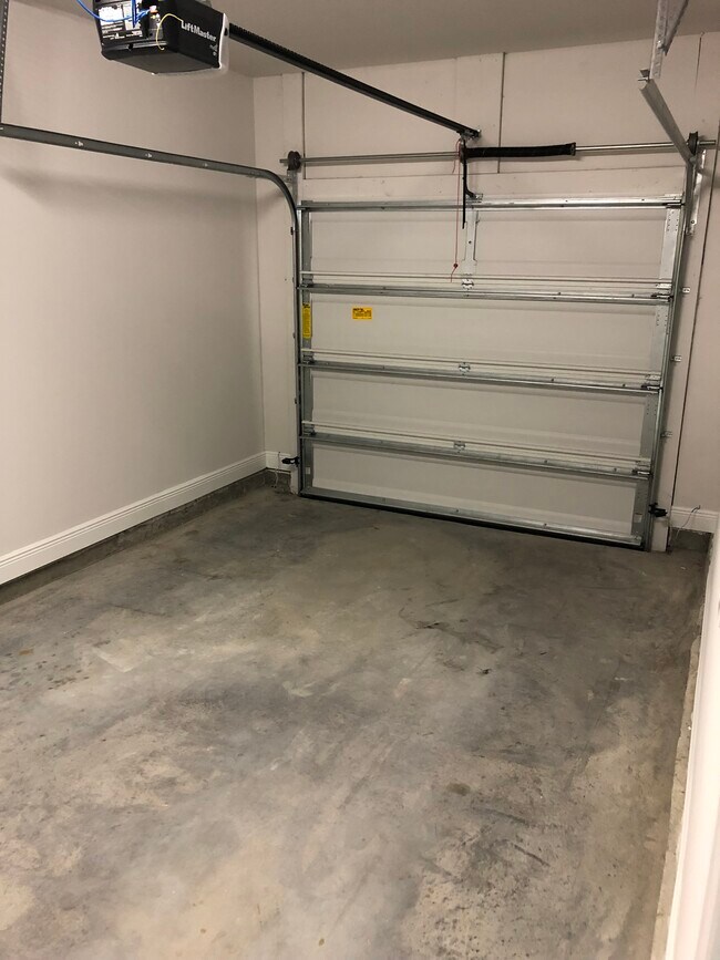 Building Photo - 7474 Shadow Lake Dr.