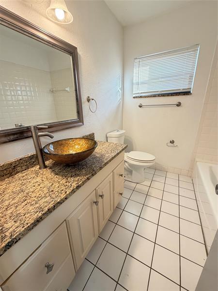 Building Photo - 2290 NW 32nd Terrace