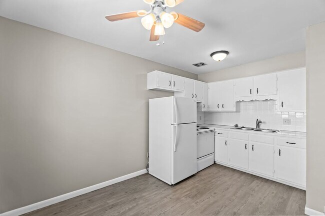 Building Photo - 1549 Oakland Park Ave