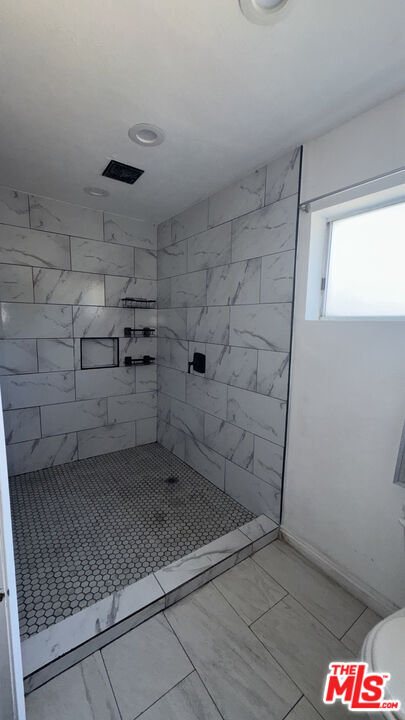 Building Photo - 845 N Juarez St