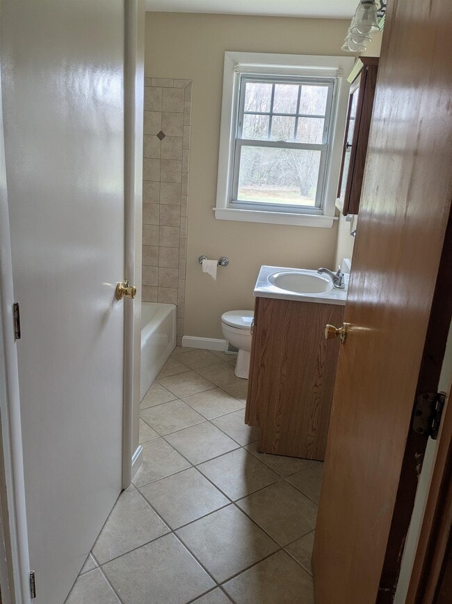 Building Photo - 117 Sherburne Rd