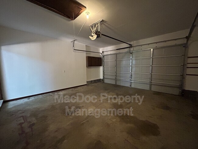 Building Photo - 1907 White Lake Dr