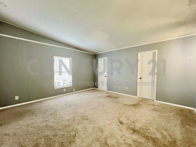 Building Photo - Beautifully Updated 5/3/2 in Fort Worth Fo...