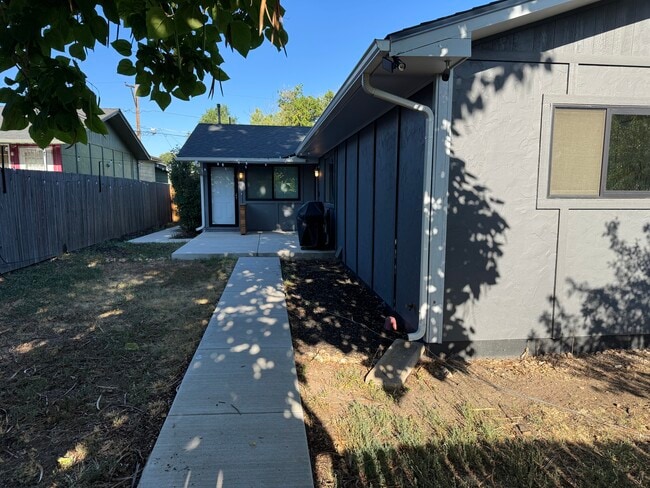 Building Photo - 49 S Hazel Ct