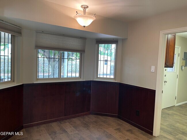 Building Photo - 9220 Lait Dr