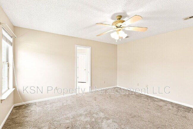 Building Photo - 17 Arbor Ridge Way