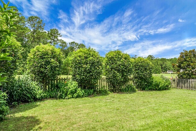 Building Photo - 345 Fox Ridge Ln