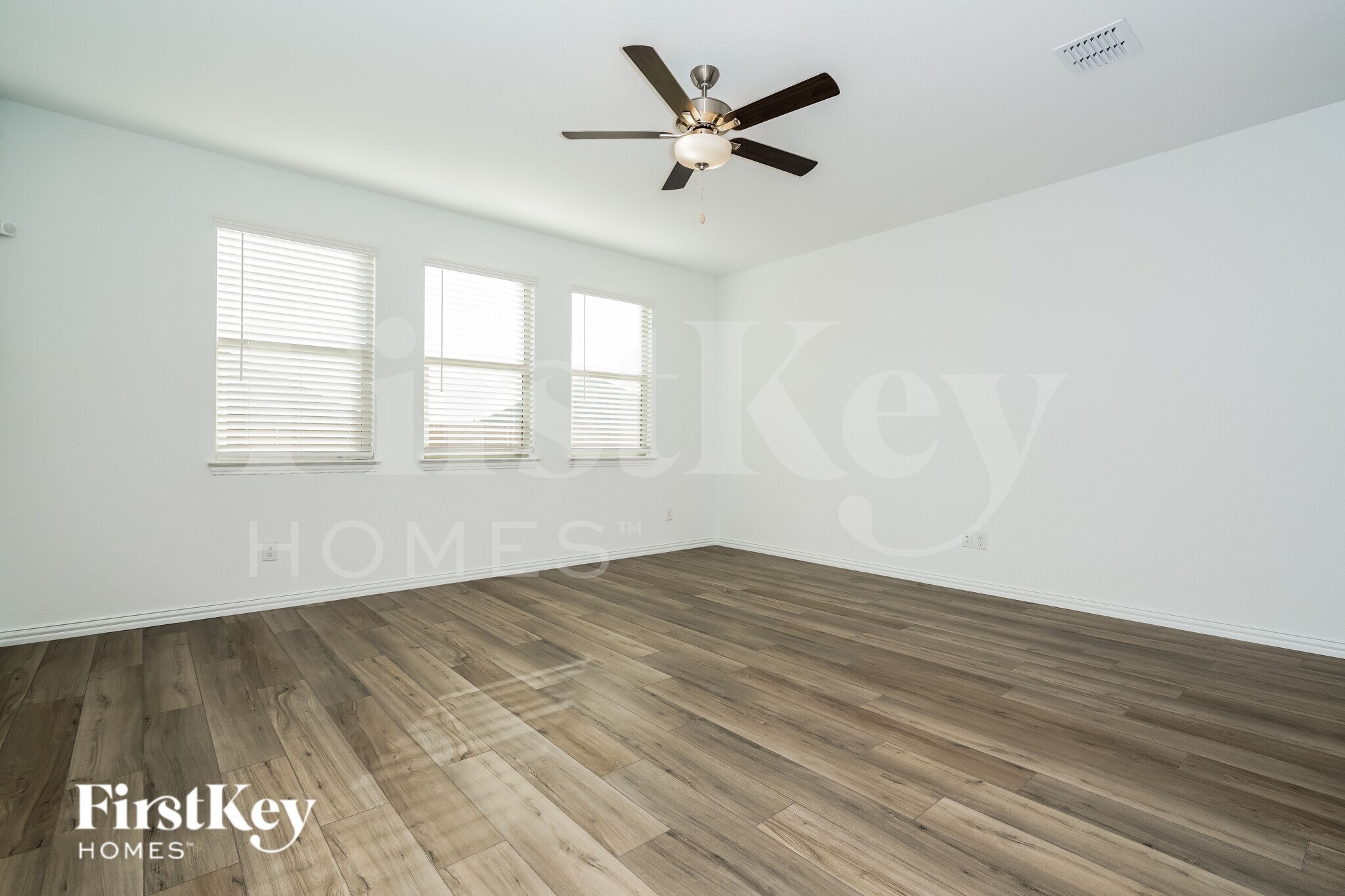 Building Photo - 929 High Noon Dr