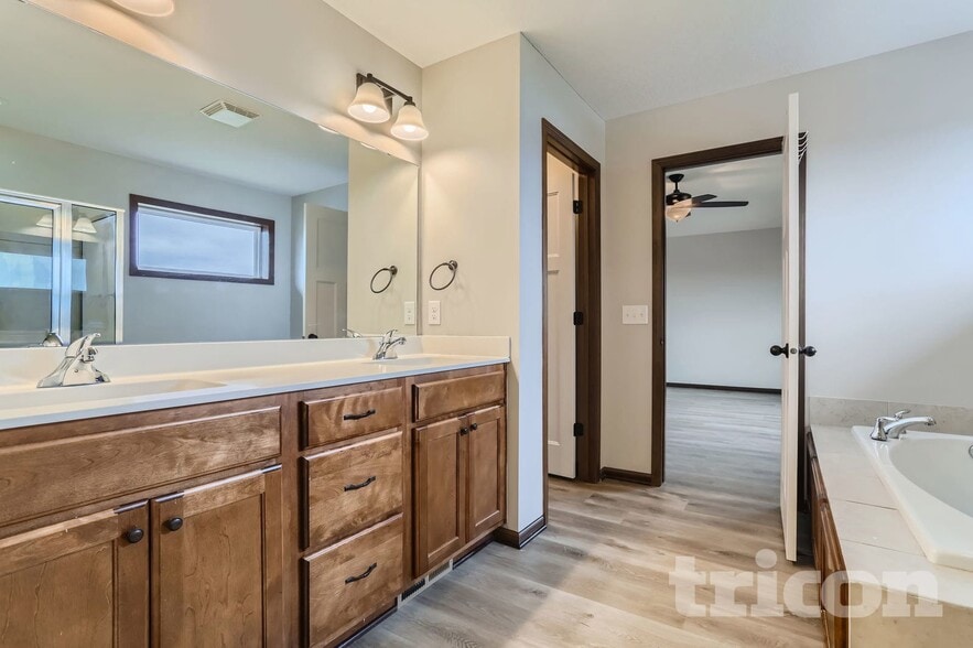 Building Photo - 1133 Rosemary Ln