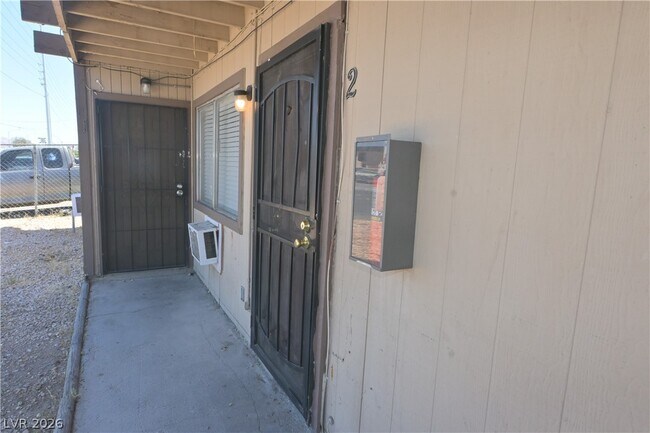 Building Photo - 3021 E Carey Ave