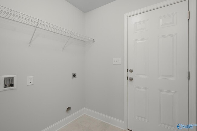 Building Photo - 239 Abercorn Dr