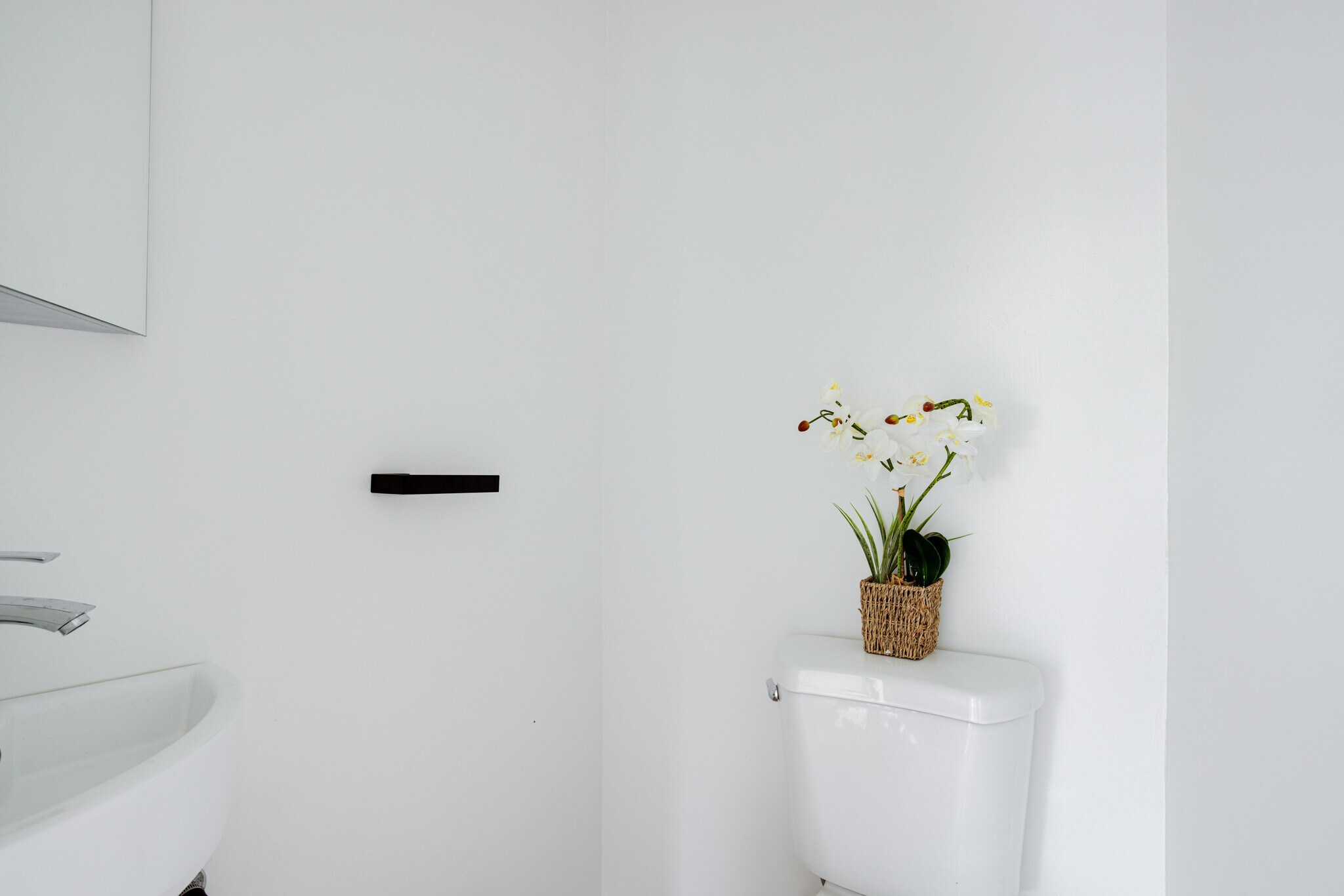 Building Photo - 617 N Rosemary Ln