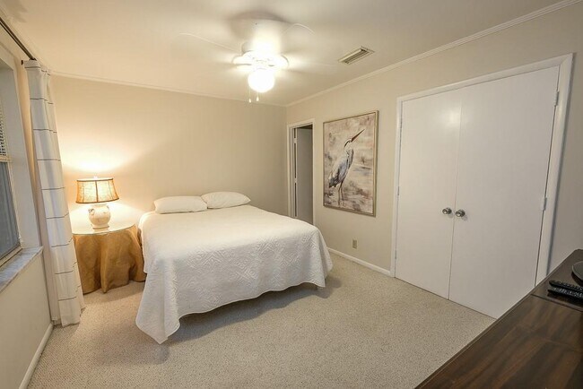 Building Photo - 800 Mallery St