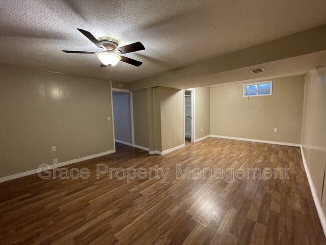Building Photo - 8741 W 89th Pl