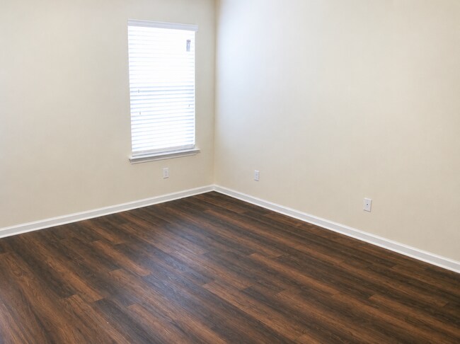 Building Photo - 24 Miller Park Cir