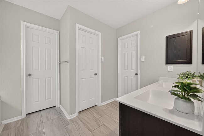 Building Photo - 2122 Artic Loon Dr