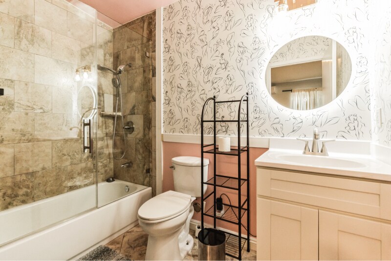 Building Photo - 1519 W 37th Pl