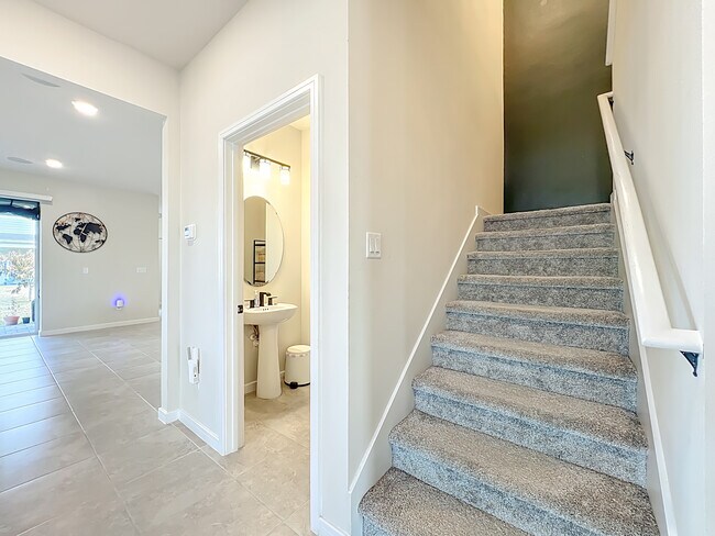 Building Photo - 1021 Savannah Palms Blvd