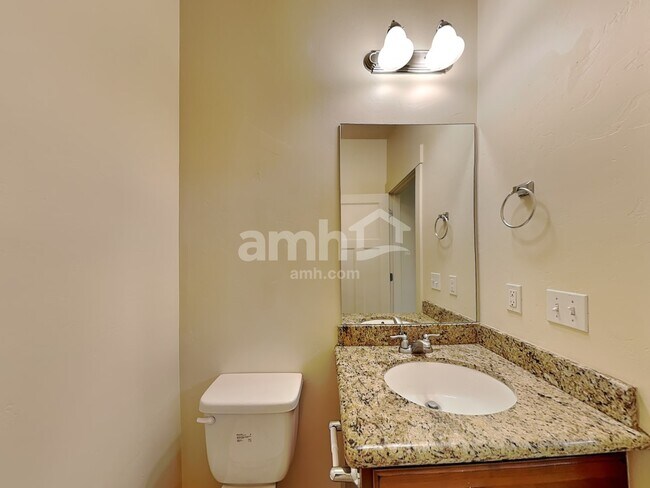 Building Photo - 4792 Addison Ave