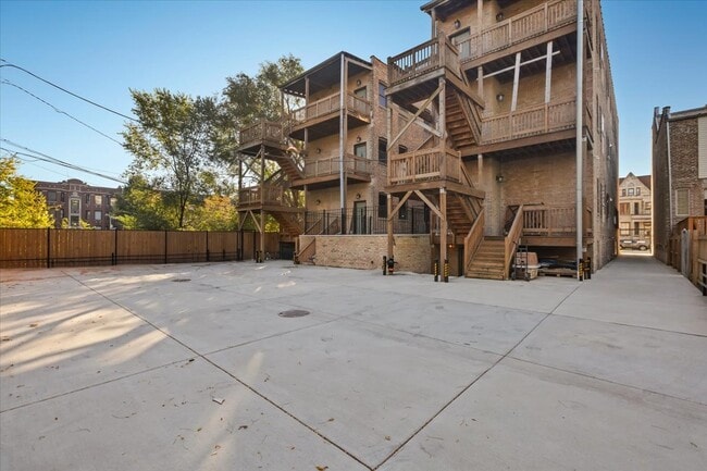 Building Photo - 442-444 E 48th St