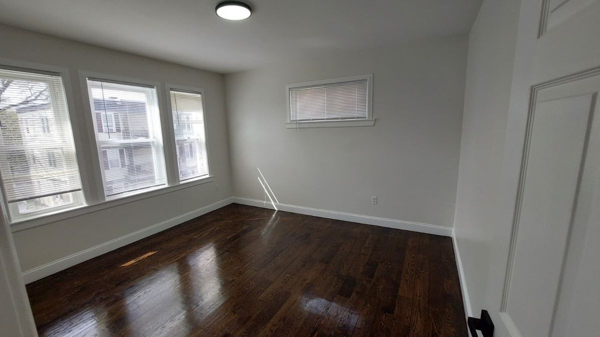 Building Photo - 69 Mora St