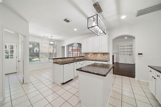 Building Photo - 23202 Sawleaf Cir