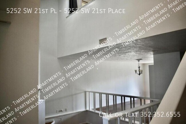 Building Photo - 5252 SW 21st Pl