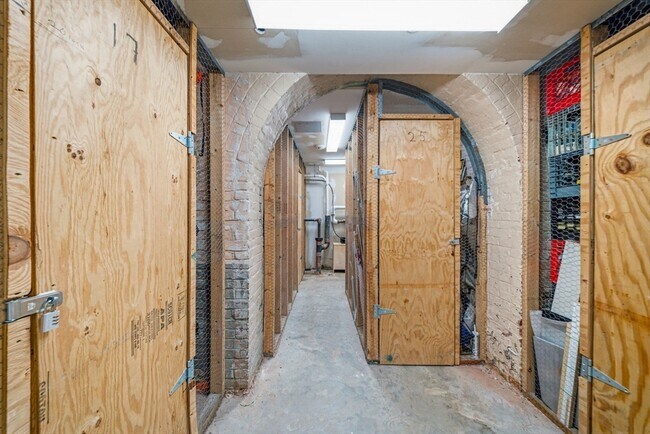 Building Photo - 145 Glenwood St