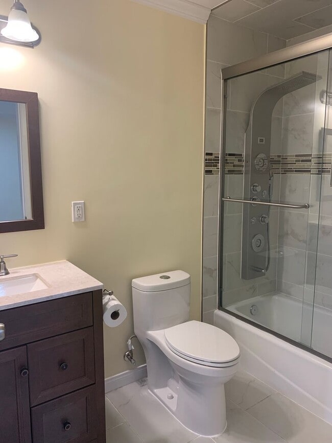 Building Photo - Gorgeous Two Story /Five Bedrooms in Burbank With Fantastic Views!!!