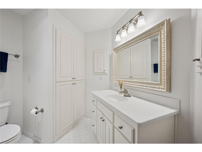 Building Photo - 145 Holly Ln N