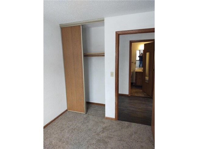 Building Photo - 222 6th St SW