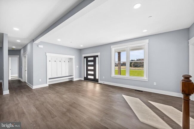 Building Photo - 5692 King Stuart Dr