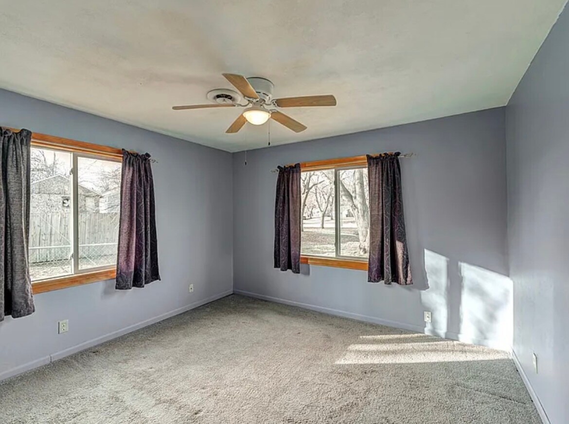 Bedroom 2 - 1009 Apache Dr