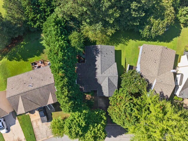 Building Photo - 2558 Candlewood Way