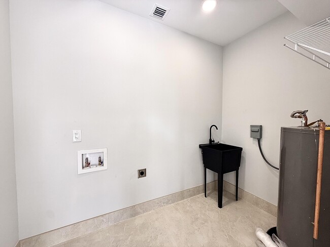 Building Photo - 2018 Whitney Rd