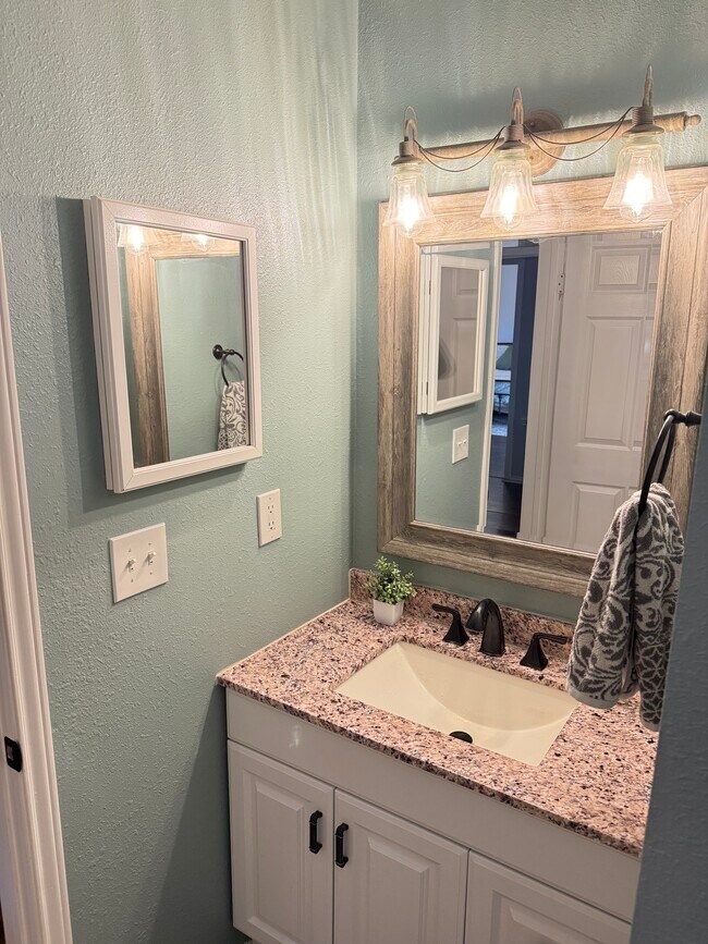 Master bath - 1226 Amanda Dr