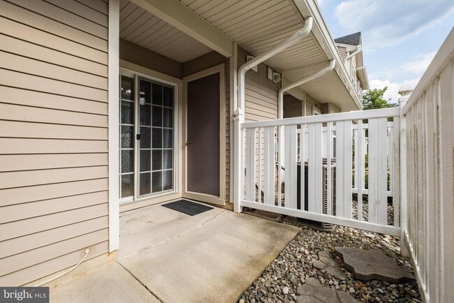 Building Photo - 3906 Grenwich Ln